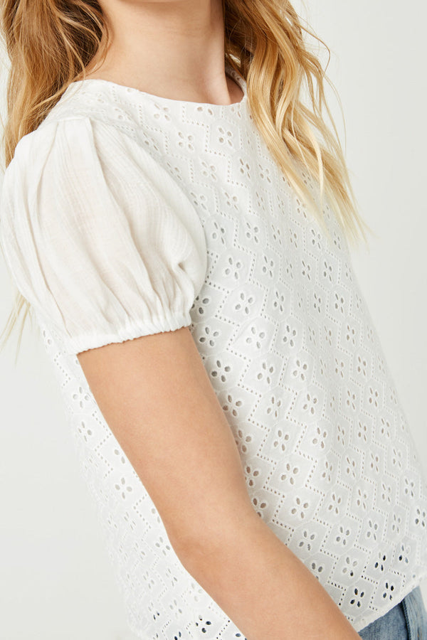 Honeycomb Eyelet Contrast Sleeve Top